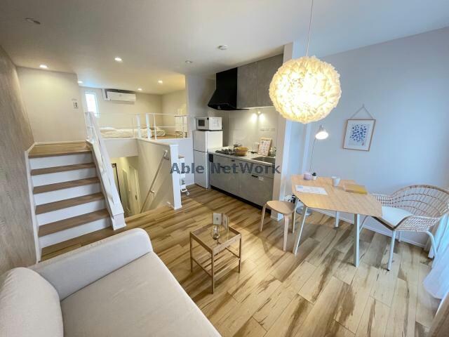 物件内観写真2　(※同型モデルルーム参照)