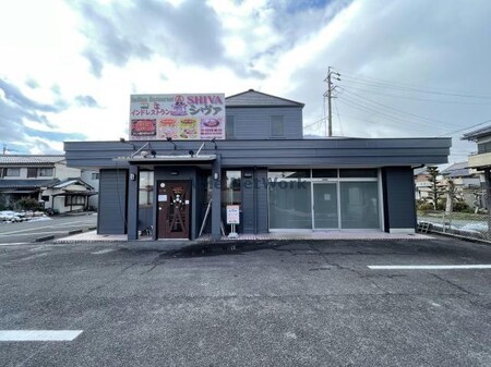 上真桑店舗　西側外観写真
