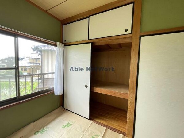 収納(二階居室収納)