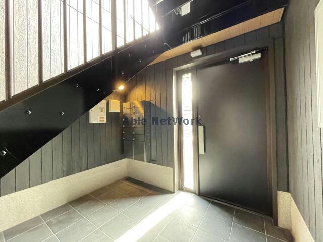 物件外観写真8　(エントランス部分)