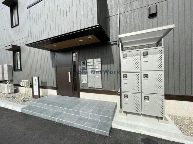 物件外観写真9　(宅配ボックス)