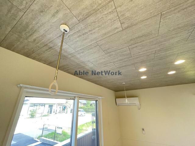 物件内観写真29　(室内物干し機)