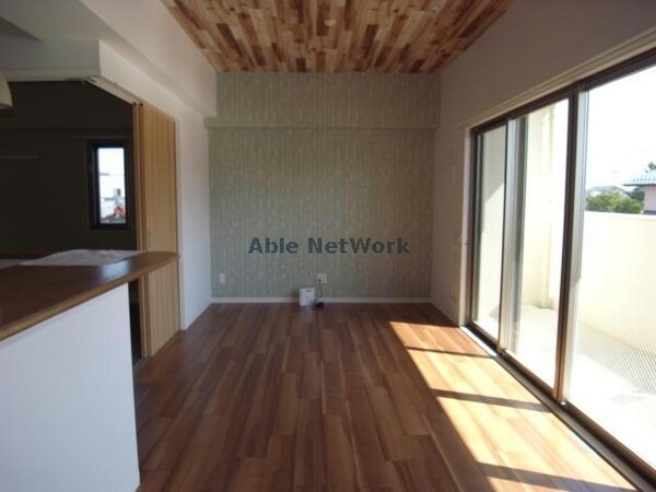 リビングダイニング