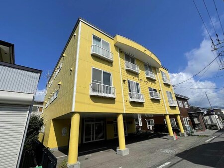 リヴ深堀外観写真