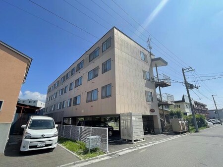 ピュアパレス川原外観写真