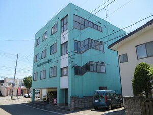 メゾンドフラッシュ富岡外観写真