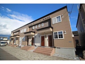 エルムプラシードA-7号館外観写真