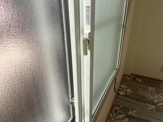物件内観写真19　(防音サッシ)