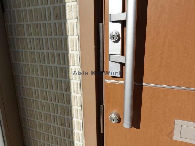 物件外観写真7　(ダブルロックキー)