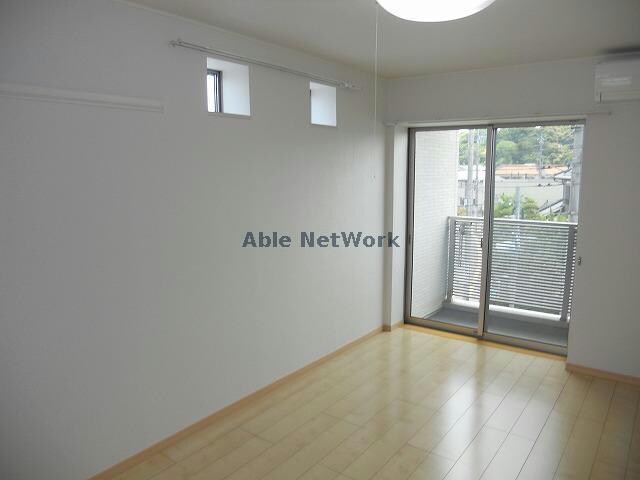 物件内観写真11　(洋室)