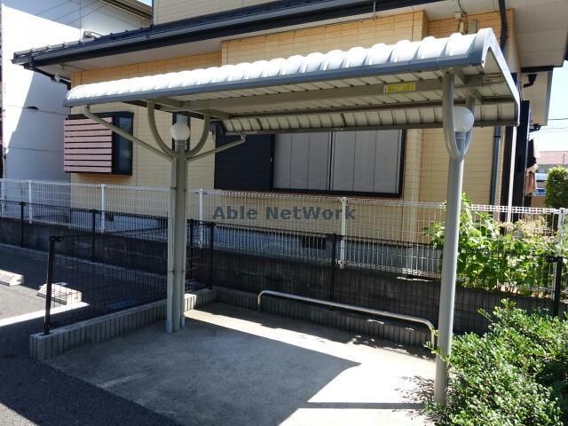 物件外観写真13　(駐輪場)