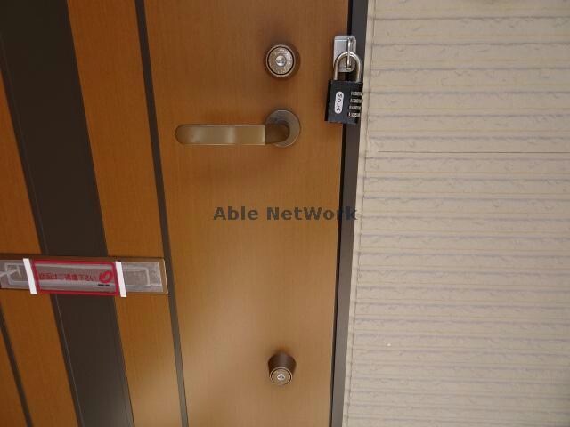 物件外観写真10　(ダブルロックキー)