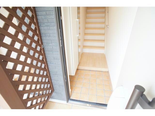 物件内観写真24　(玄関)