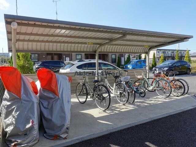 物件外観写真12　(駐輪場)