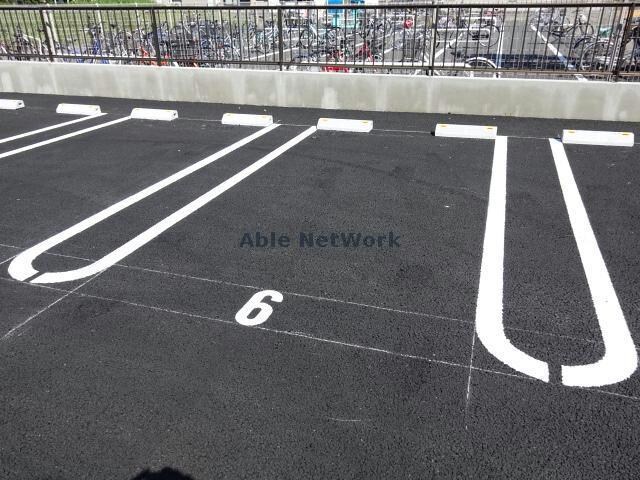 セレーノアキの駐車場