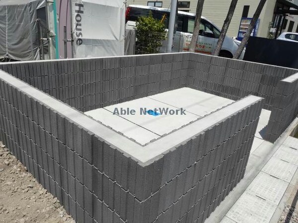 建物設備(ゴミステーション建設中)