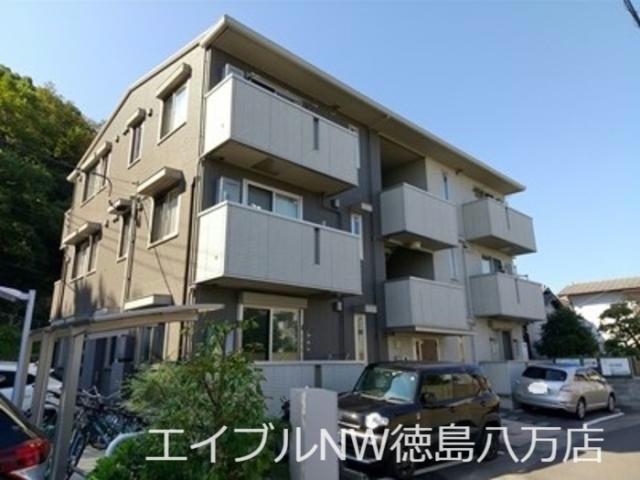 アゼリアブロム