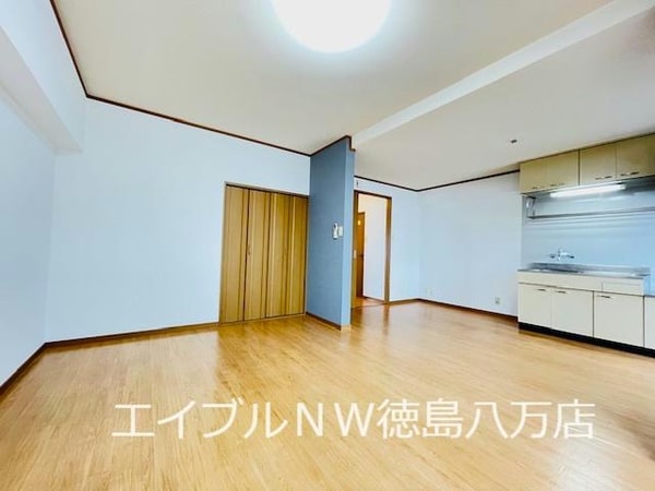 リビングダイニング