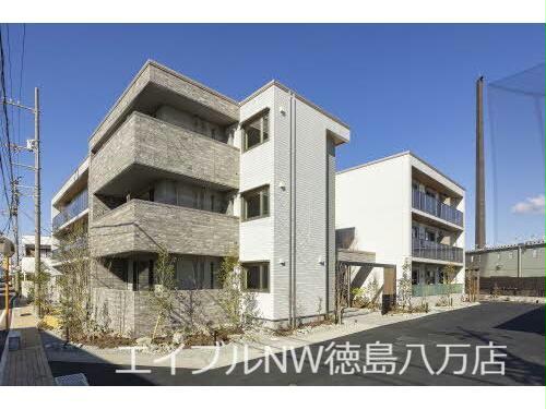 プレミアス