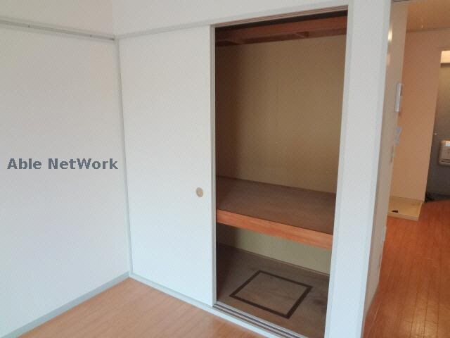 物件内観写真8　(収納/同型モデル)