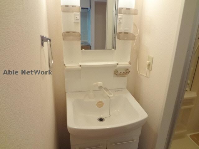 物件内観写真11　(洗面/同型モデル)