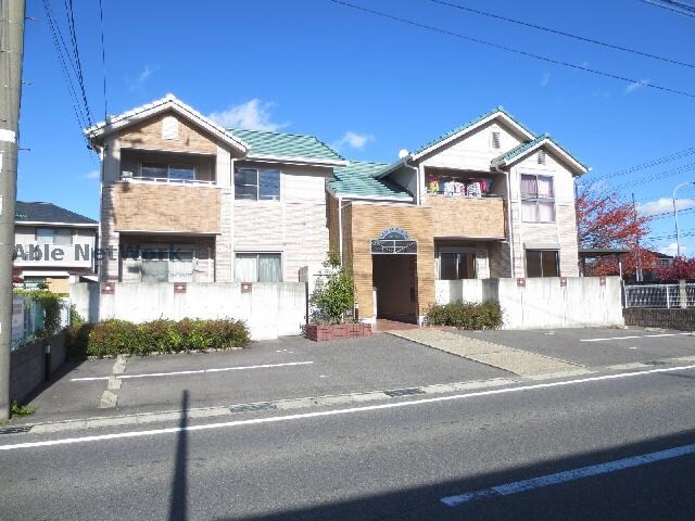 物件外観写真2　(駐車場)