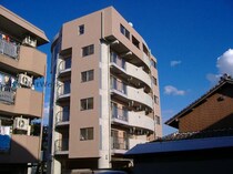 ガウディティエルノの外観写真