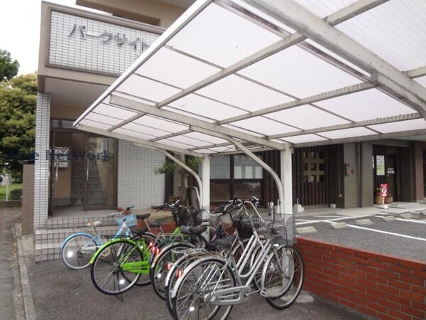 駐輪場(駐輪場)
