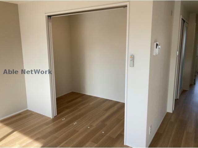 物件内観写真6　(洋室2.5帖)