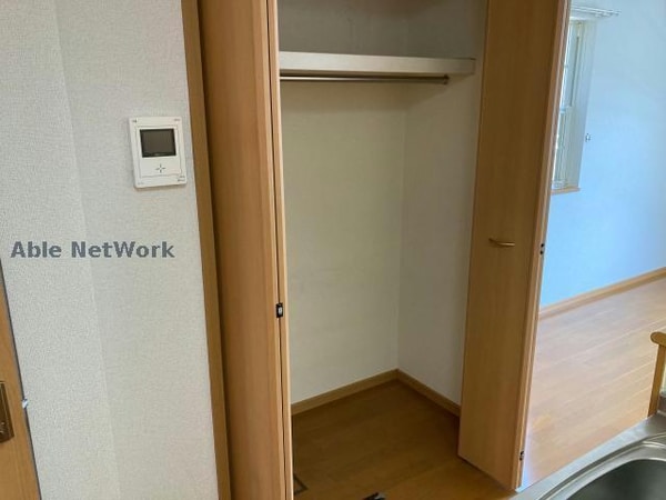 収納(同型モデル)
