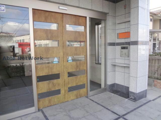 物件外観写真3　(エントランス)