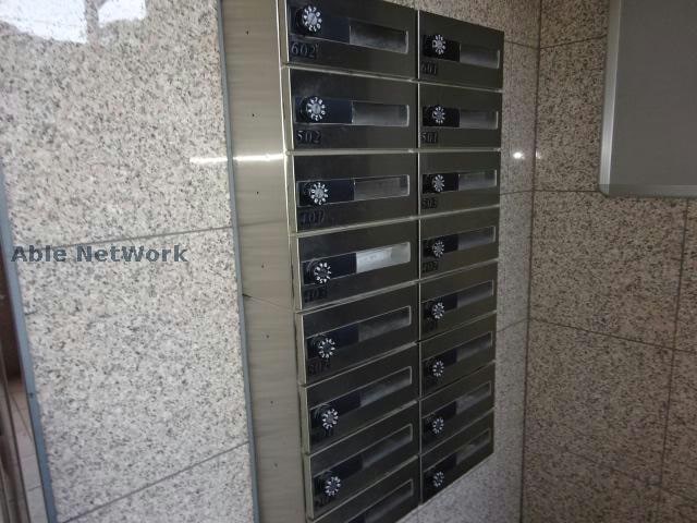 物件外観写真3　(集合ポスト)