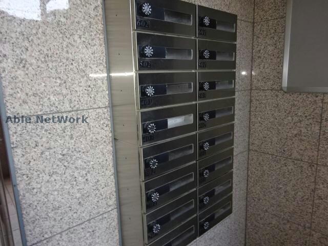 物件外観写真3　(集合ポスト)