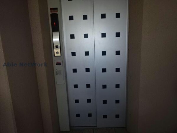 建物設備(エレベーター)