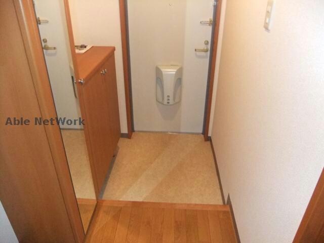 玄関回り(同型モデル)