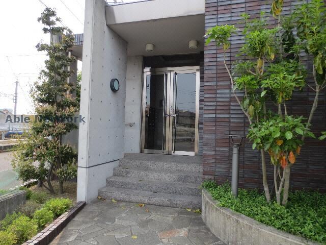 物件外観写真3　(エントランス)