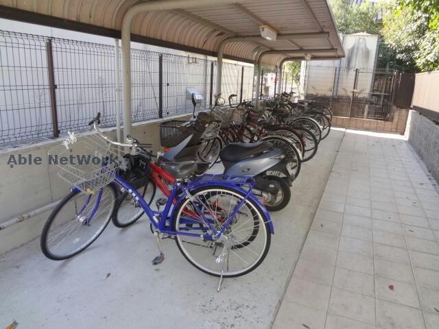 物件外観写真3　(駐輪場)