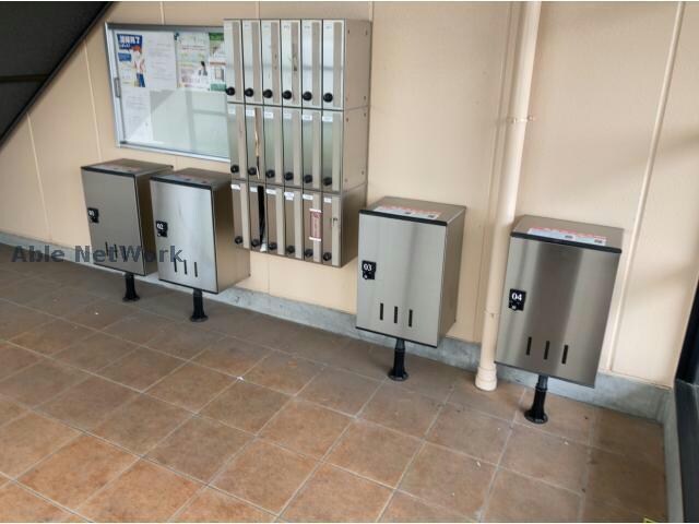 物件外観写真2　(宅配ボックス)