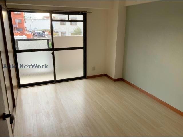 物件内観写真12　(洋室（南）)