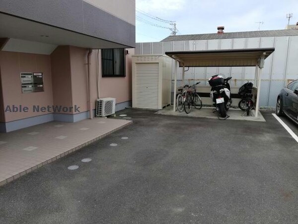 駐輪場(駐輪場)