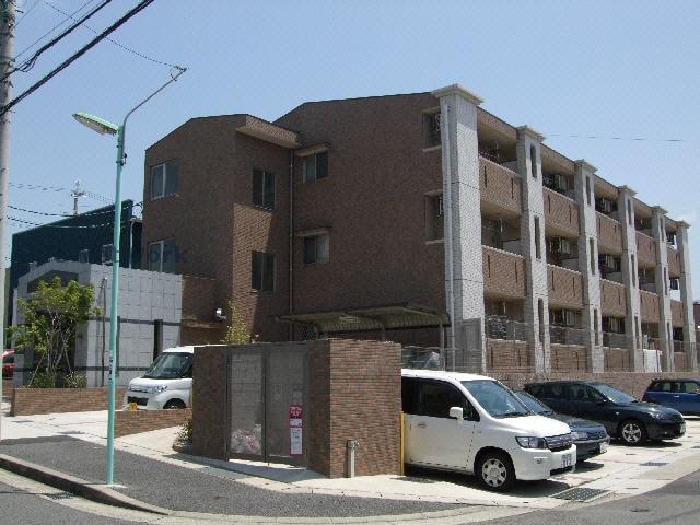 物件外観写真2　(駐車場)