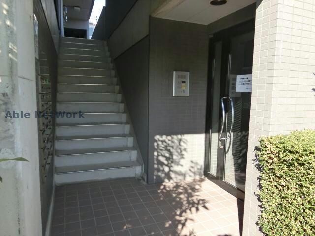 物件外観写真4　(エントランス)