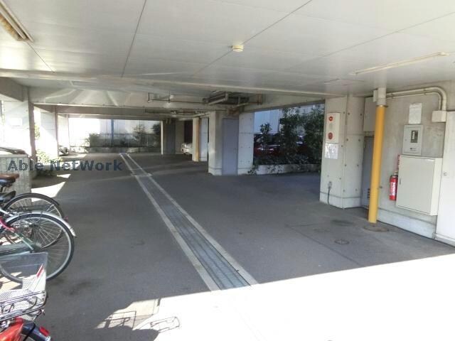 物件外観写真6　(駐車場)