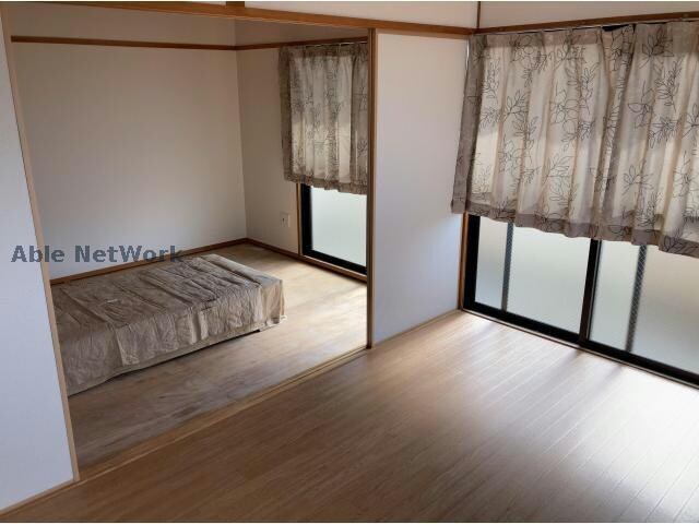 物件内観写真15　(洋室（南）6帖)