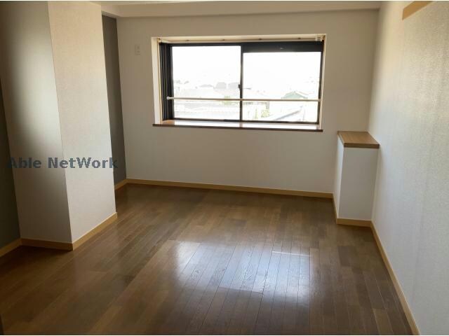 物件内観写真18　(洋室（北）6帖)