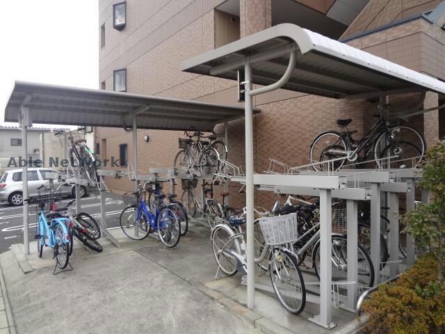 物件外観写真4　(駐輪場)