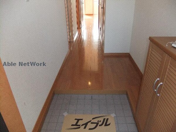 玄関回り(同型モデル)