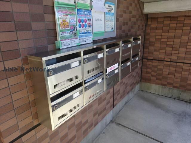 物件外観写真5　(郵便ポスト)