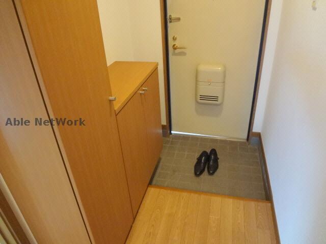 物件内観写真12　(玄関)