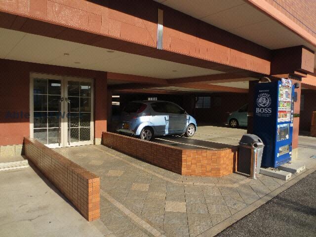 物件外観写真5　(エントランス)